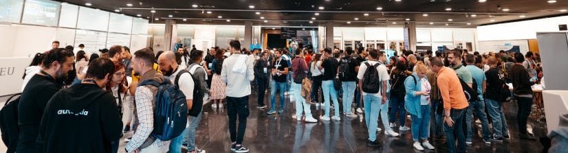 Foto del vestíbulo del lugar durante el registro del evento